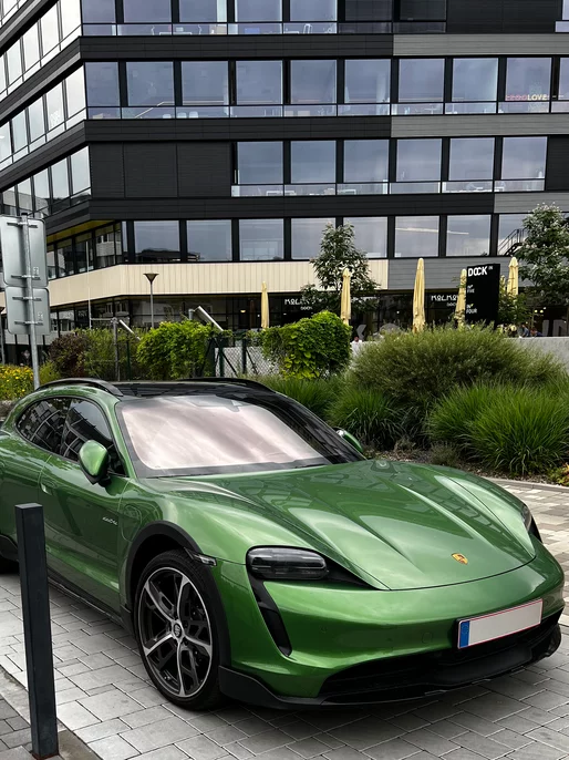 Green Racing Car Photo 