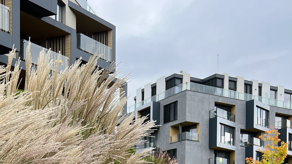 Hi-Tech House Wallpaper